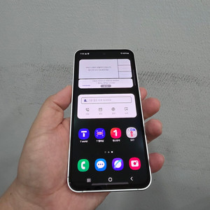 갤럭시 S23FE 화이트 256기가 SS급 팔아요~