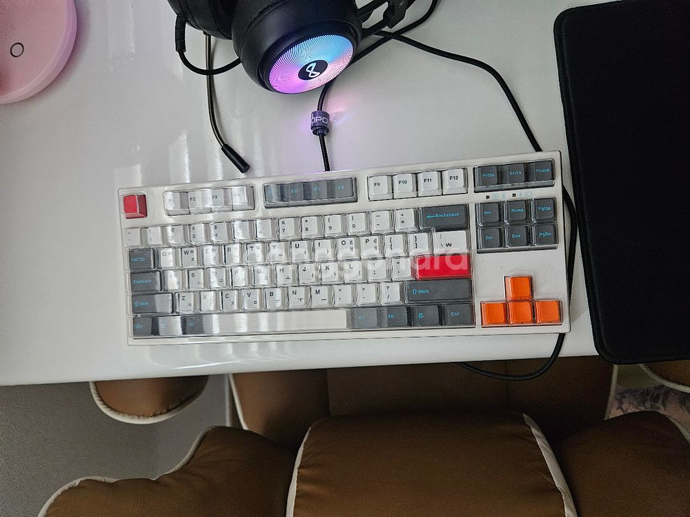 레오폴드 FC750R--0