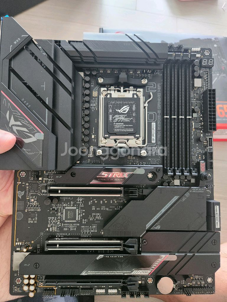 ASUS rog strix b650e-e 팝니다--4