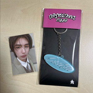 보이넥스트도어 19.99 키링 이한 포카