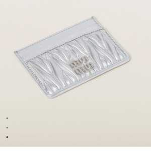 선물 가능 미우미우 마테라쎄 카드 지갑 판매