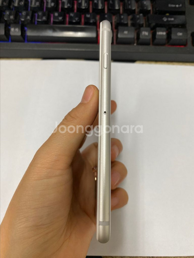아이폰8 실버 A급 256GB 배터리100% 무음--5