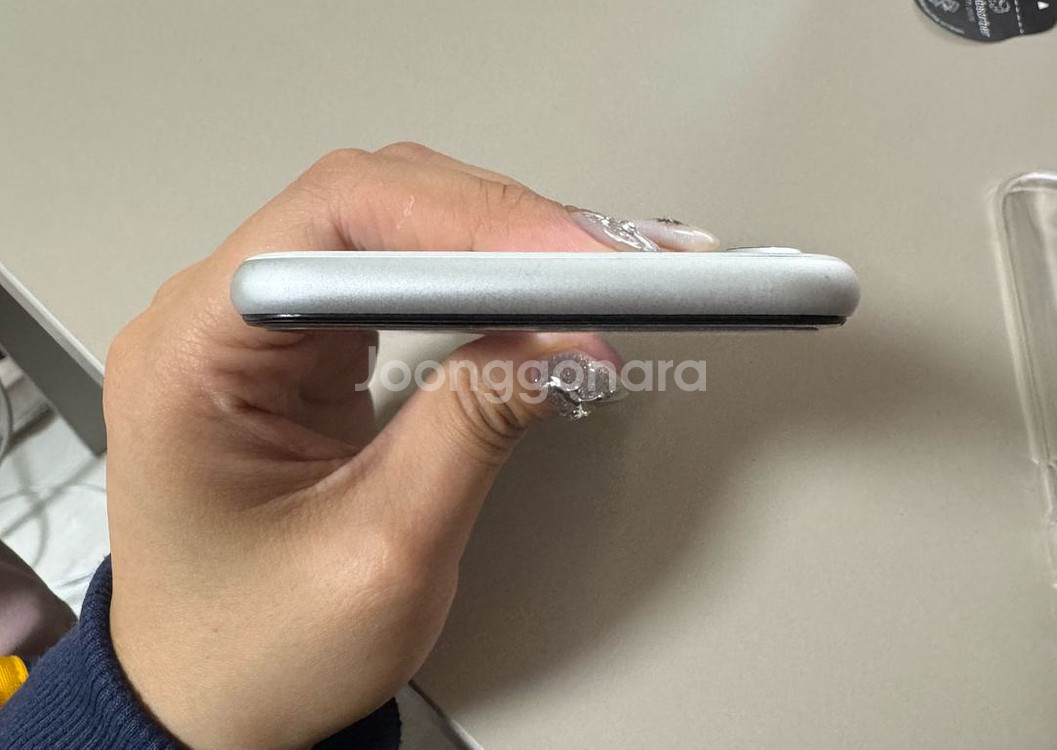 아이폰 se2 256gb 배터리 100%--4
