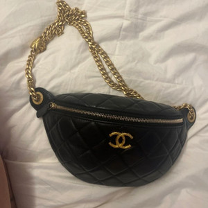 2025년 매장구매 샤넬 웨이스트백 블랙 캐비어