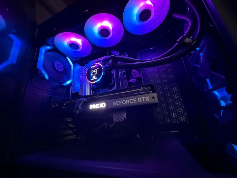 게이밍PC RTX4070Ti / i7-137/ 32GB - 안심되는 중고거래