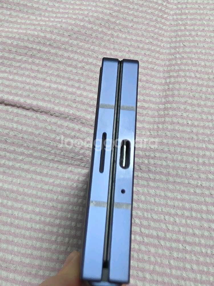 갤럭시Z폴드6 512GB 네이비 판매합니다--6