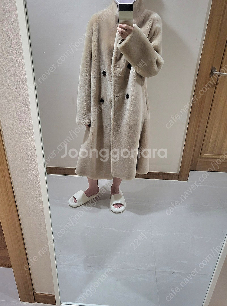(로보)(ROBO) 새상품 양면 무스탕 코트 *크림색*--0