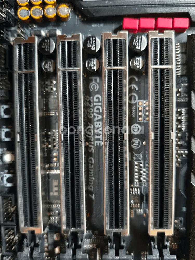 기가바이트 어로스 게이밍7 x299 메인보드--4