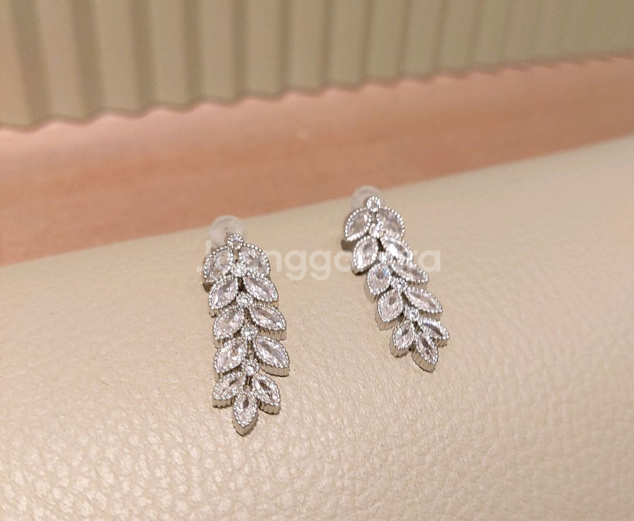 3cm 지르코니아 드롭 은침귀걸이--5