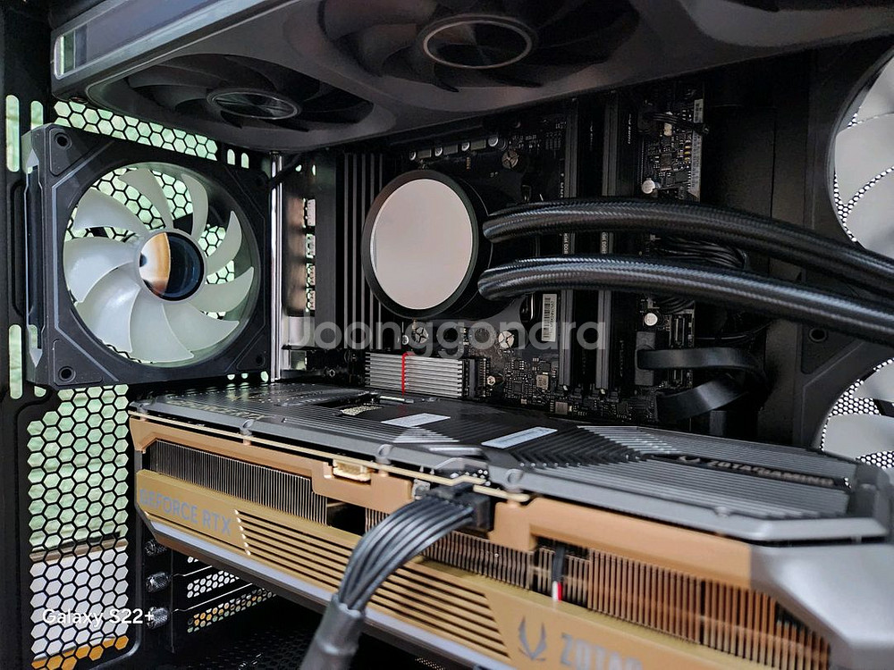 9800X3D & RTX5080 블랙 게이밍 컴퓨터--1