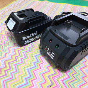 마끼다(Makita) 호환 18V 리튬이온 배터리 및