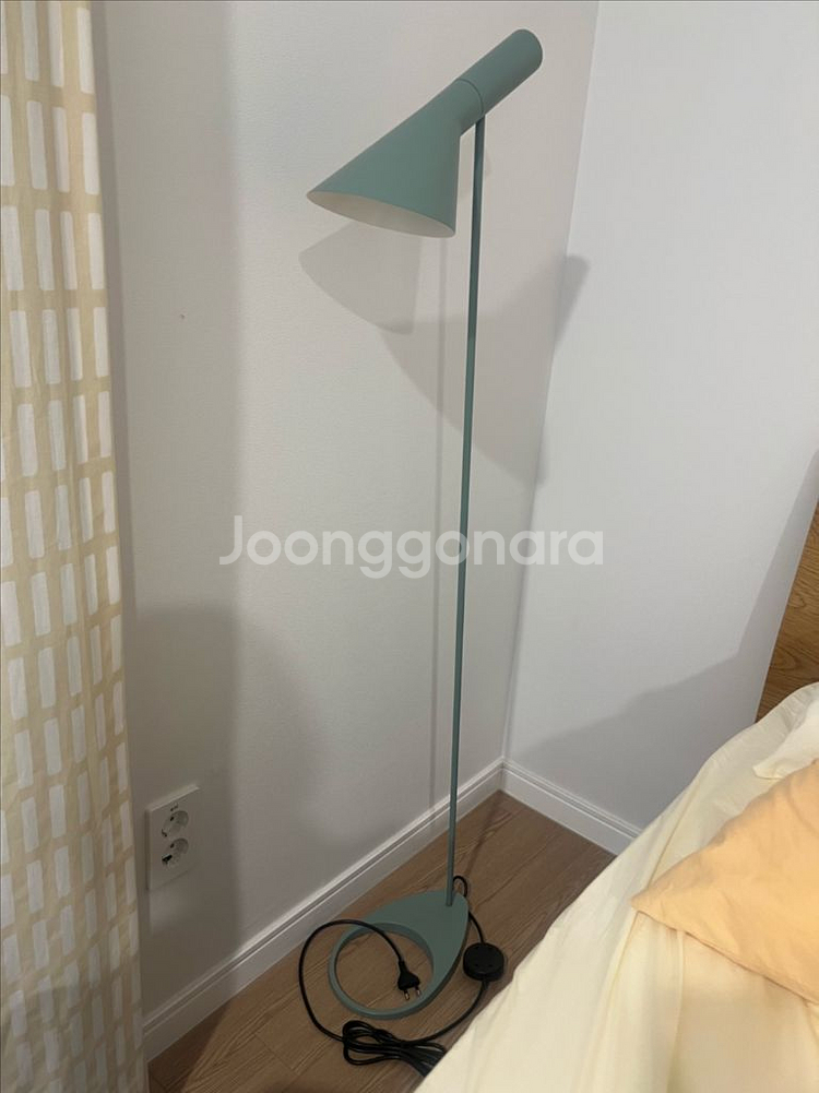 루이스폴센 AJ 플로어 램프 페일그레이--7