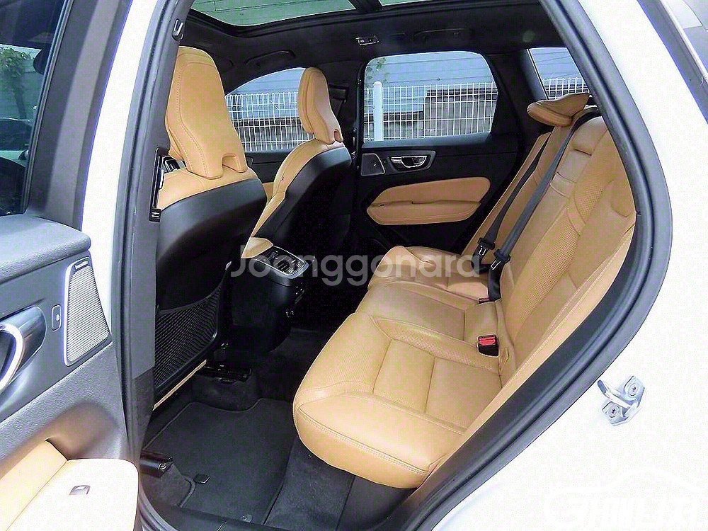 [볼보]XC60(2세대) T6 AWD 인스크립션 (0톤--5
