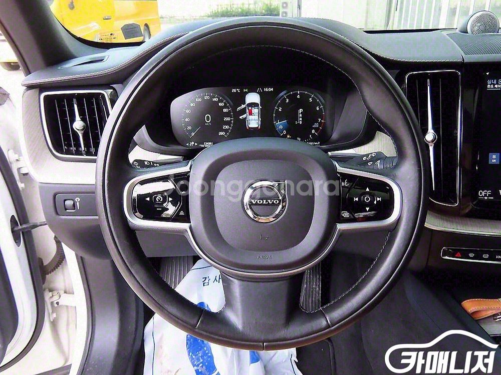 [볼보]XC60(2세대) T6 AWD 인스크립션 (0톤--7