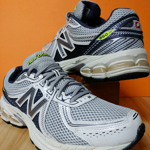 (거의새것)뉴발란스 ML860V2(US7.5표기255)