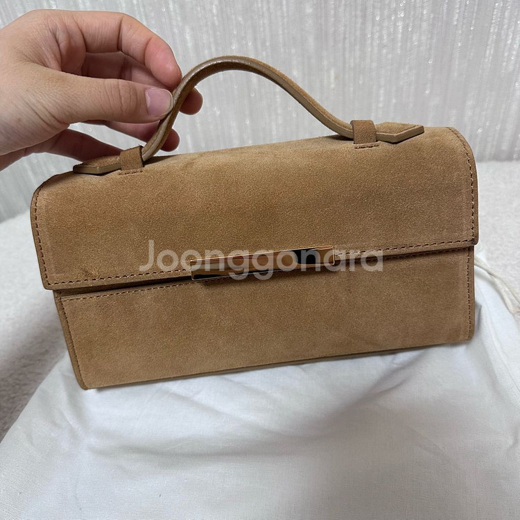 벨르리아 포쉐트백/새제품/정상가349000원--0