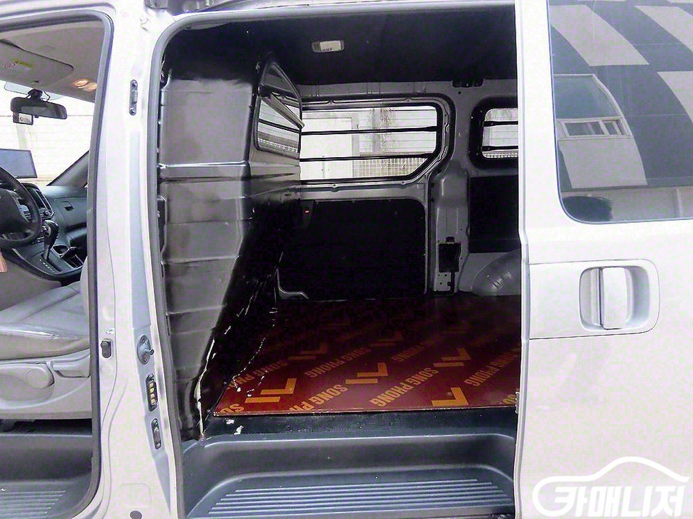 [현대]더 뉴 그랜드 스타렉스 2WD 밴 3인승 LPi 이미지