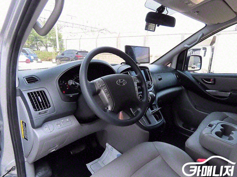 [현대]더 뉴 그랜드 스타렉스 2WD 밴 3인승 LPi 이미지