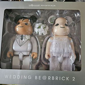 베어브릭 웨딩 400%