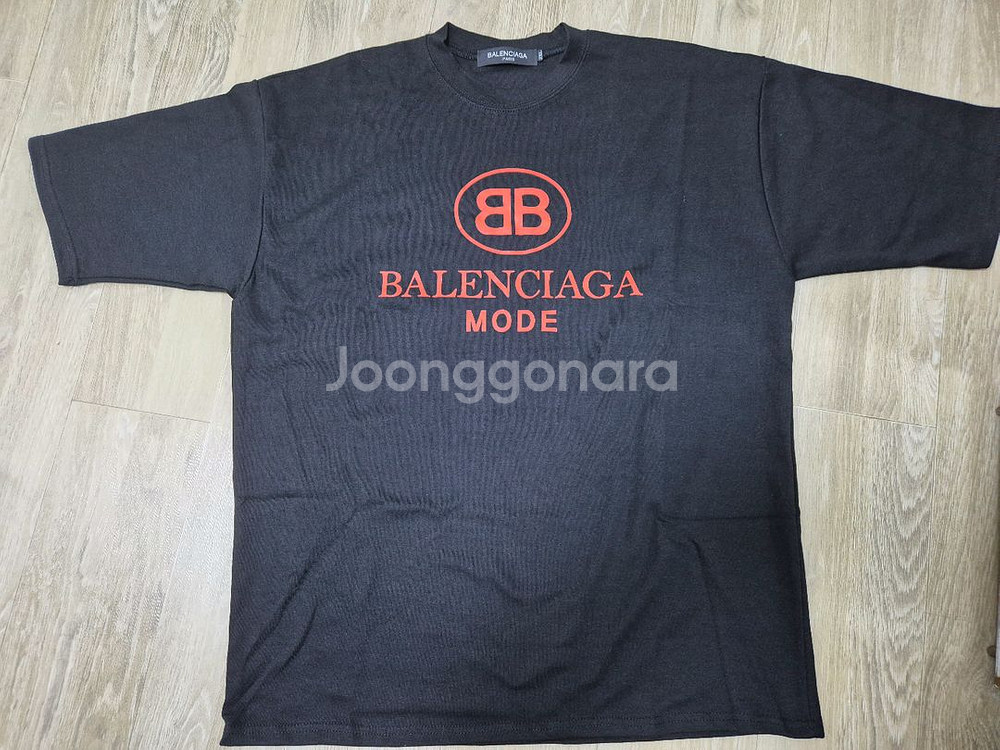 (새상품) 발렌시아가 반팔티 2XL 남여공용--0