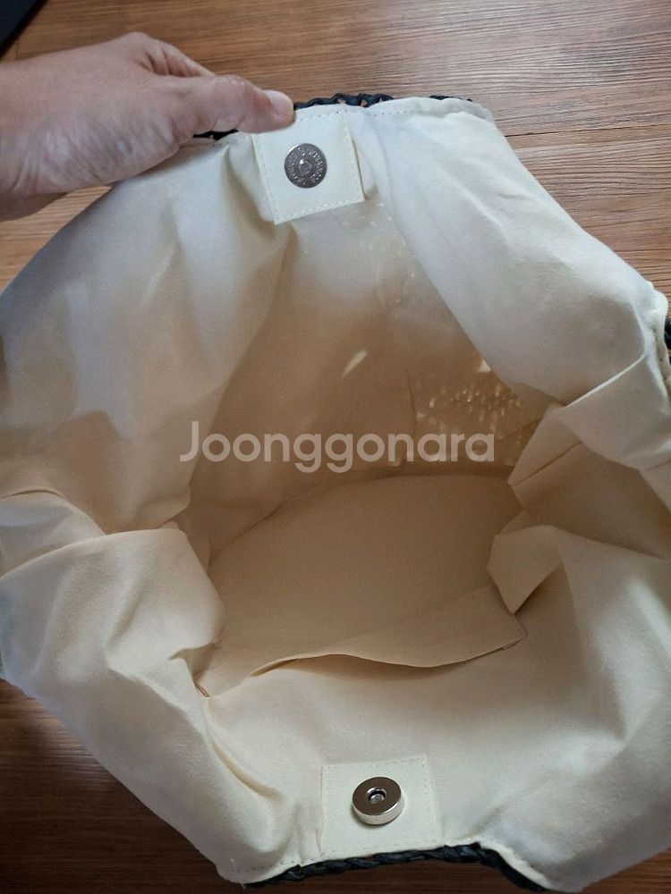 입생로랑 라탄백 가방 팝니다--4