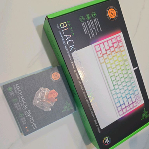 razer 블랙위도우 v4 75 화이트 미개봉