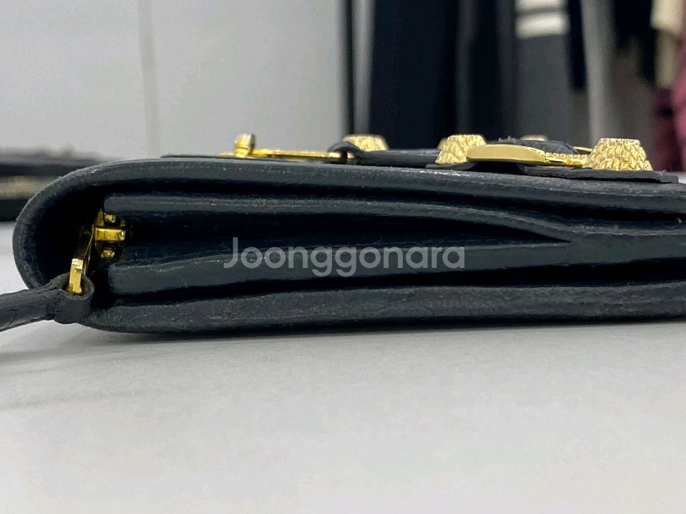 [정품 급매] 발렌시아가 금장 레더 장지갑 블랙--1