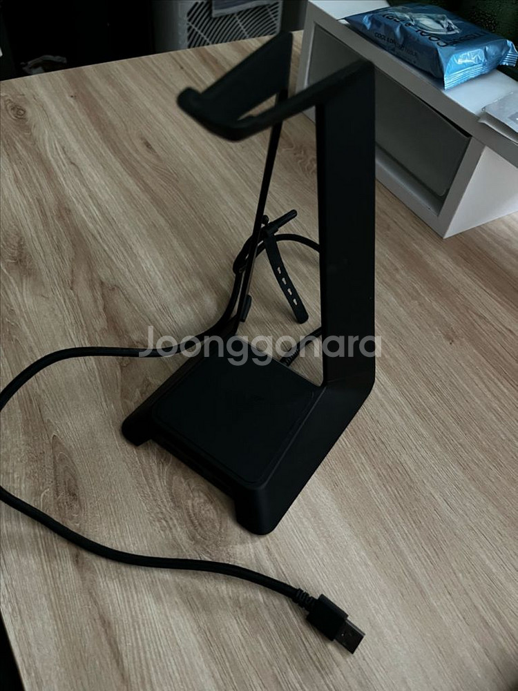 RAZER 베이스 스테이션 V1 크로마 블랙--0