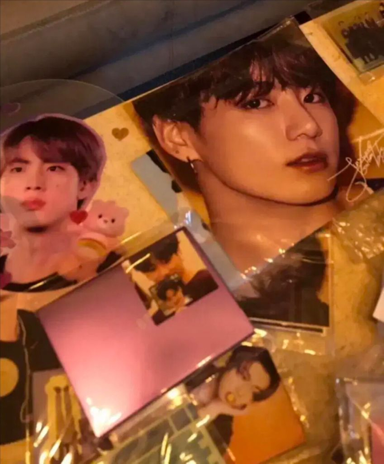 BTS 방탄 포카 굿즈 브로마이드 정국 신발 등 모두 이미지