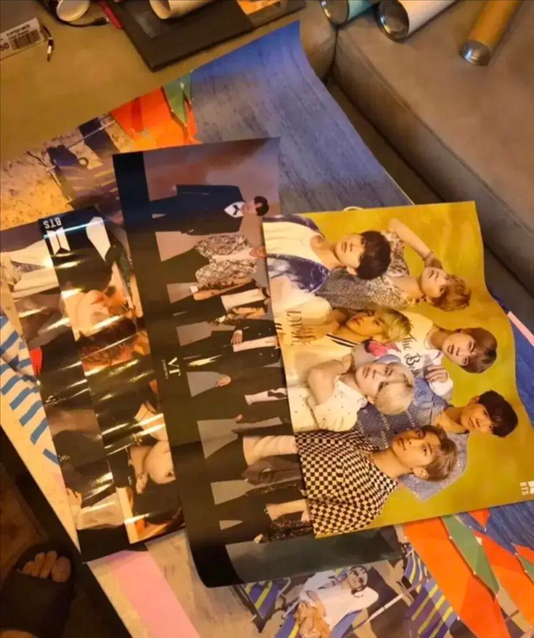 BTS 방탄 포카 굿즈 브로마이드 정국 신발 등 모두 이미지