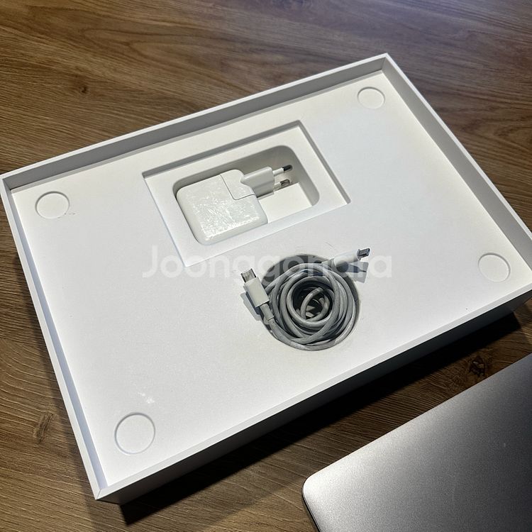 맥북에어 2019 스그 256GB 16램 13인치--1