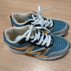 타미아킨스 운동화 240