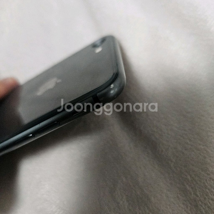 아이폰8 블랙 64G 판매 (초기화 완료,유심x)--3