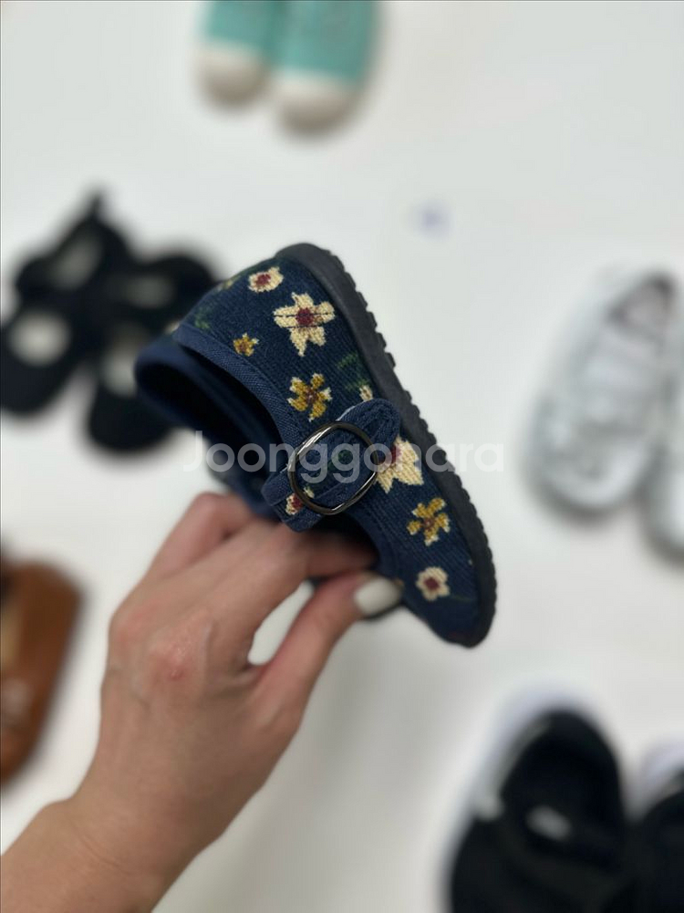 새상품 보세 꽃무늬 단화 130--1