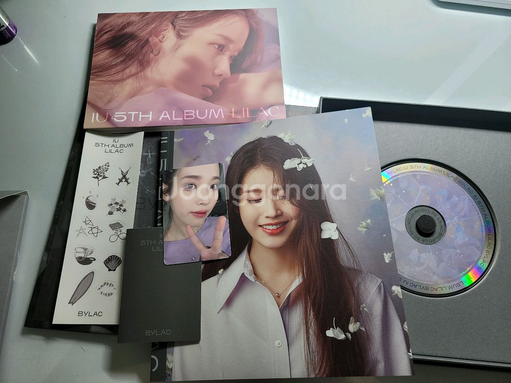 아이유 라일락+하일락 앨범--4