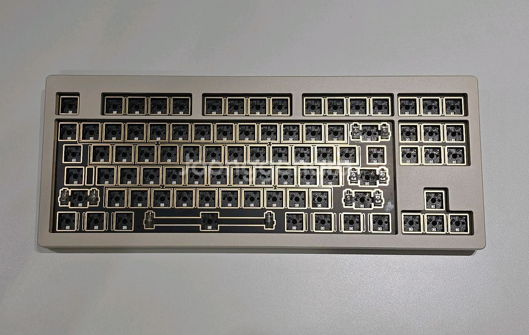 VARO M3 Pro 풀알루 유선 커스텀키보드 베어본--0