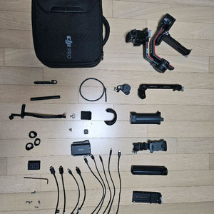 DJI RS2 PRO COMBO 팝니다.
