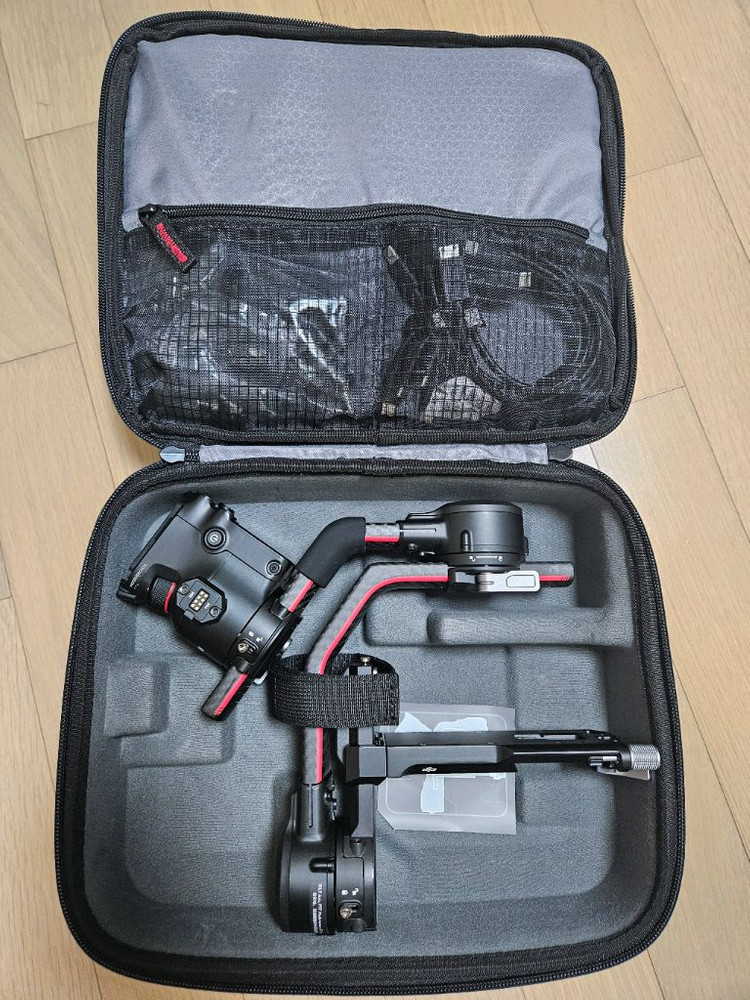 DJI RS2 PRO COMBO 팝니다. 이미지