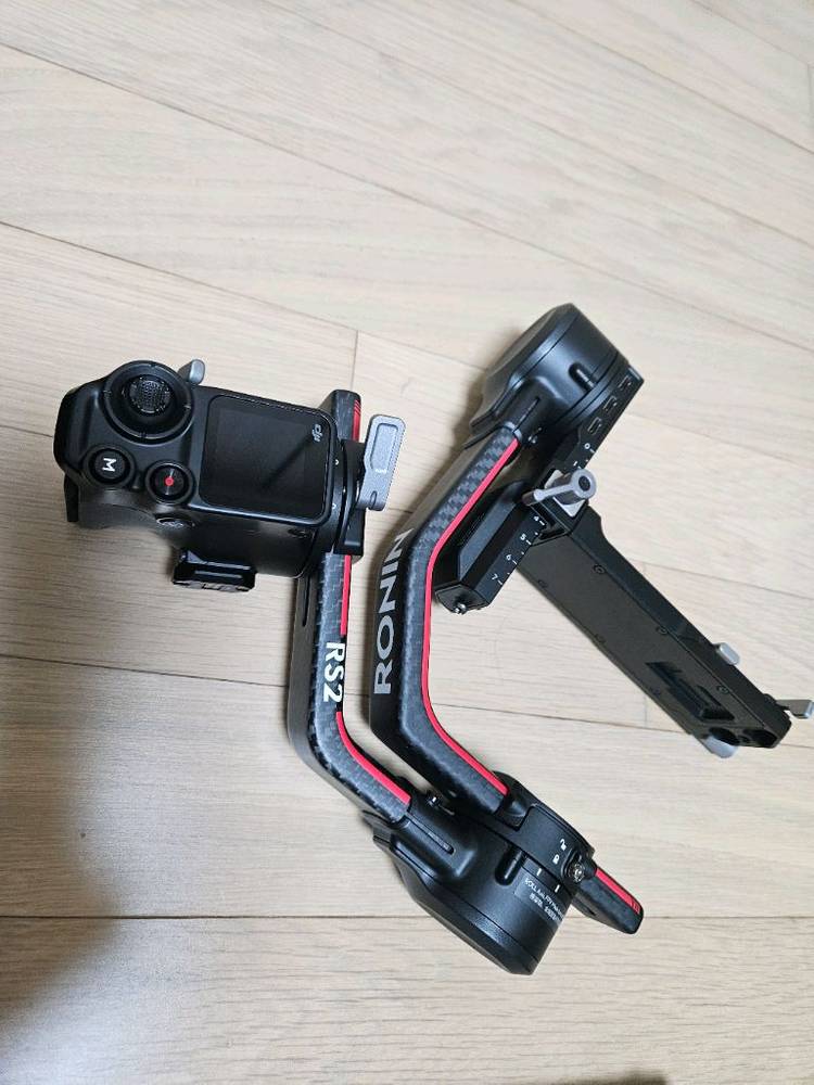 DJI RS2 PRO COMBO 팝니다. 이미지