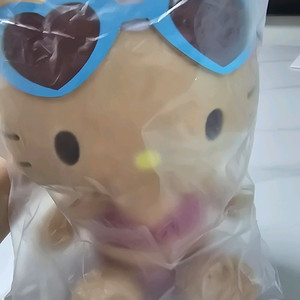 헬로우키티 태닝쿠지 2등경품인형