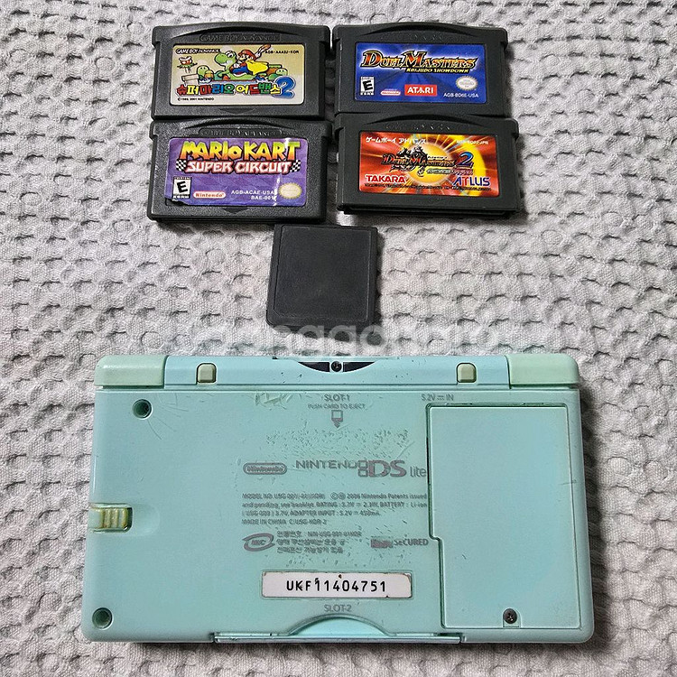 닌텐도 ds lite 아이스 블루 + GBA 칩 4개--5