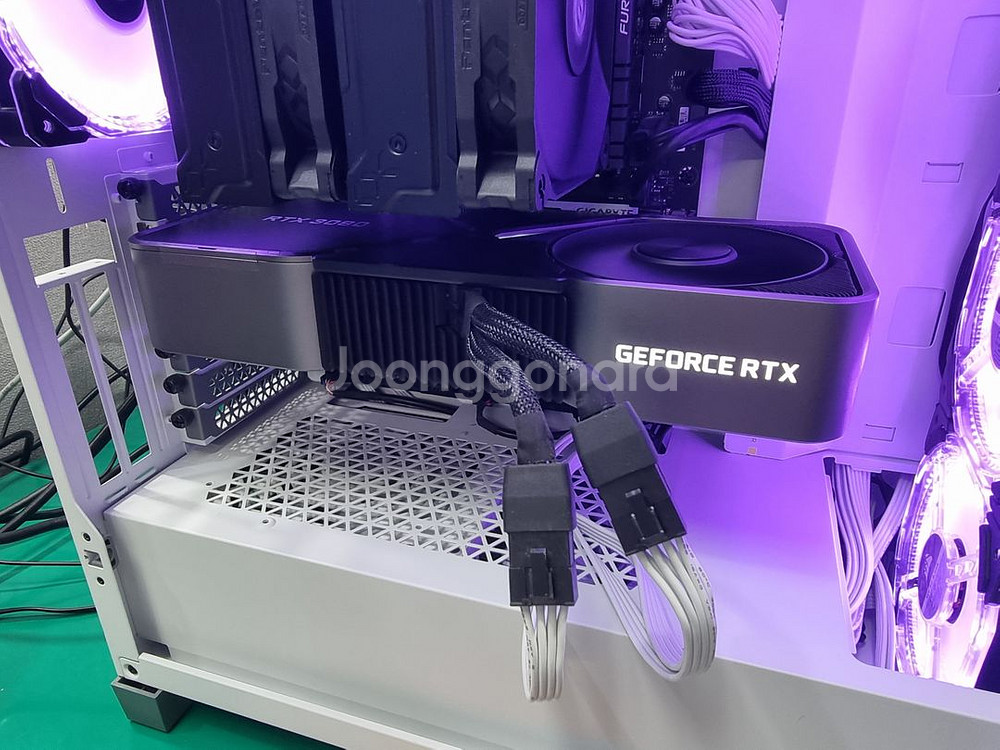지포스 RTX 3090 Founders Edition--1