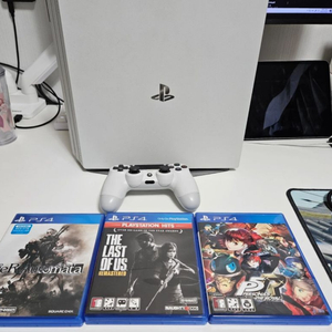 PS4 pro 1TB + 게임CD