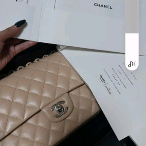 정품 샤넬 베이지 미디움 클래식가방 A+