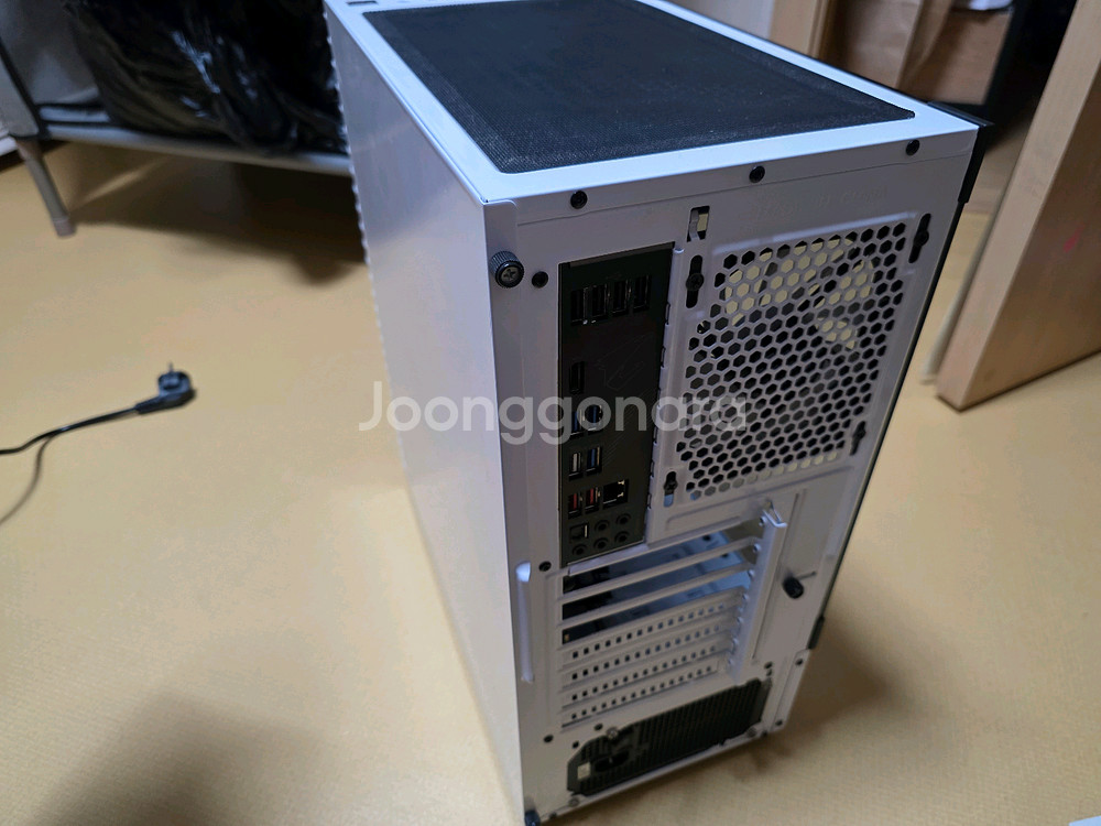 게이밍컴퓨터 라이젠9 3900x + x570 AORUS--8