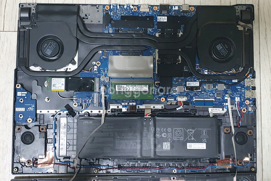 부품용 노트북 asus rog strix g713 rc--4