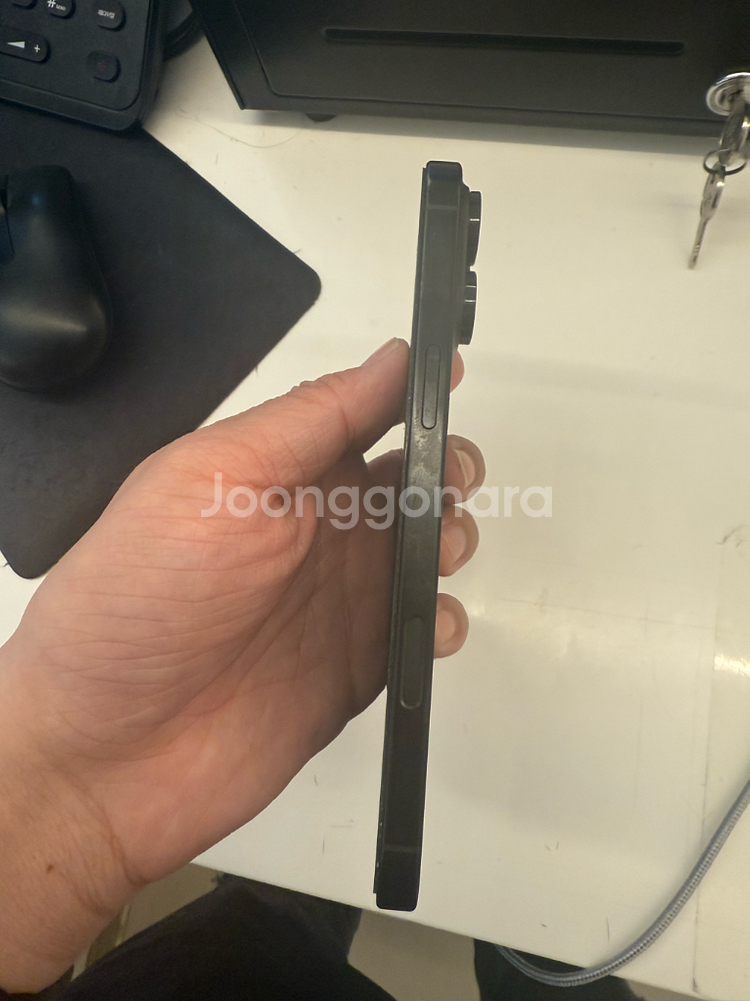 아이폰 16 pro max 512g 팝니다 .--12