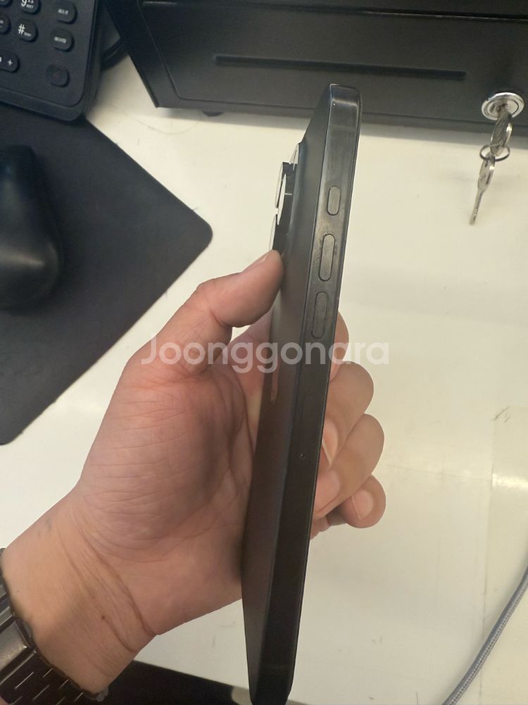 아이폰 16 pro max 512g 팝니다 .--11