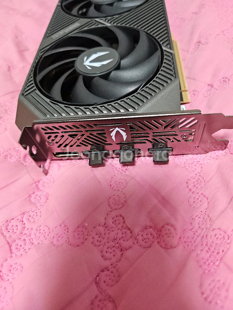조택 RTX5060TI 8G 팝니다--2