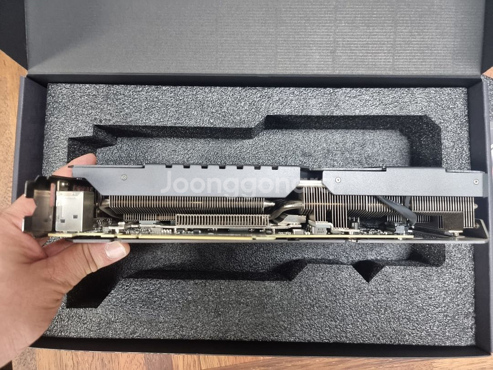 ASUS TUF GAMING 3080 10GB 그래픽--4